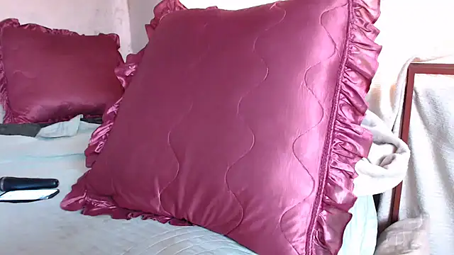 Snapshot of devine_TATAS chatting on 10-03-25, 02:14 devine TATAS online show from 10-03-25, 02:14