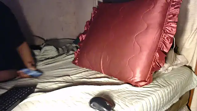 Snapshot of devine_TATAS chatting on 10-08-25, 04:59 devine TATAS online show from 10-08-25, 04:59