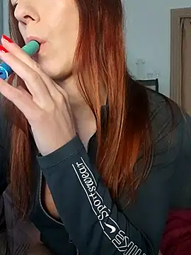 Snapshot of clara-francaise chatting on 06-03-26, 03:50 clara-francaise online show from 06-03-26, 03:50