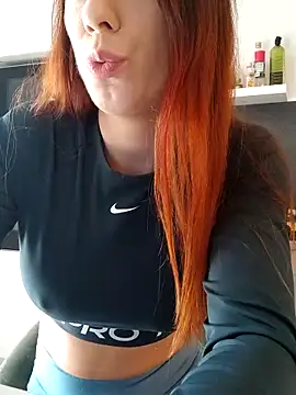Snapshot of clara-francaise chatting on 06-10-26, 01:43 clara-francaise online show from 06-10-26, 01:43