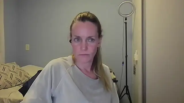 Annylove1 online show from 11-29-25, 12:13