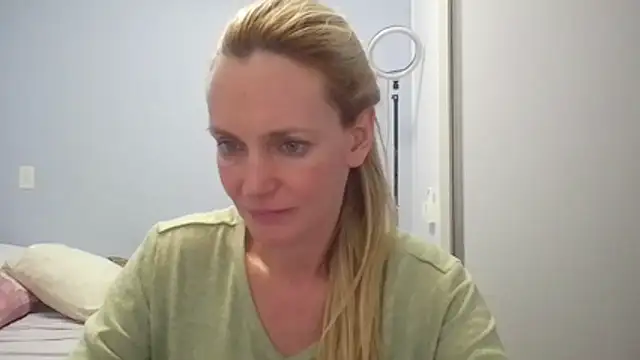 Annylove1 online show from 04-19-26, 01:05