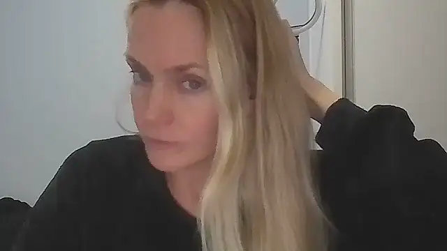 Annylove1 online show from 05-13-26, 12:08