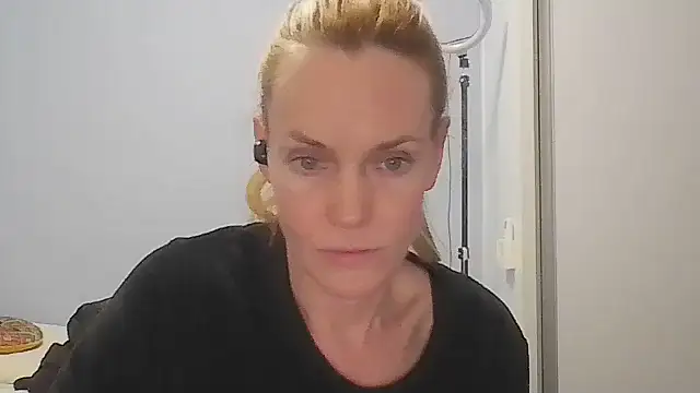 Annylove1 online show from 05-20-26, 12:06