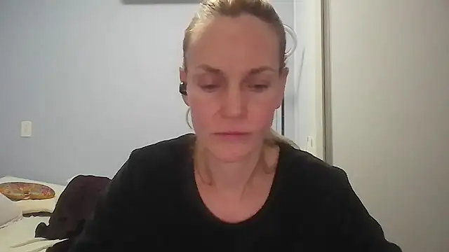 Annylove1 online show from 06-01-26, 12:23