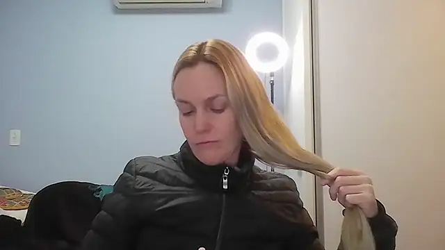 Annylove1 online show from 06-01-26, 12:29