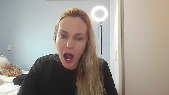 Annylove1 online show from 06-04-26, 10:54