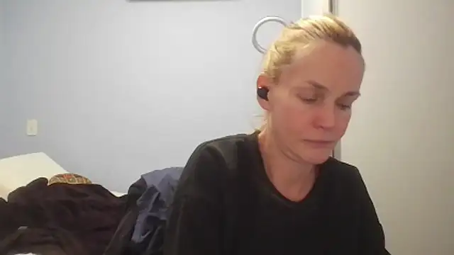 Annylove1 online show from 06-08-26, 12:25