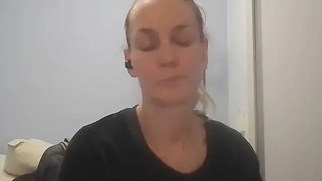 Annylove1 online show from 06-24-26, 12:31