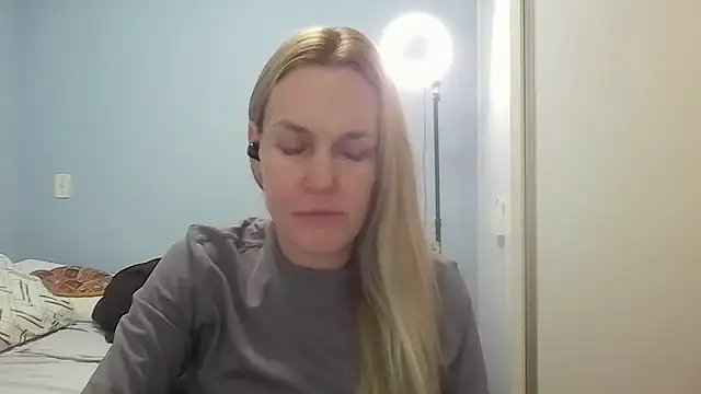 Annylove1 online show from 06-30-26, 12:17