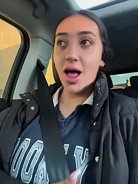 Snapshot of Hannahoff chatting on 09-20-25, 10:22 Hannahoff online show from 09-20-25, 10:22