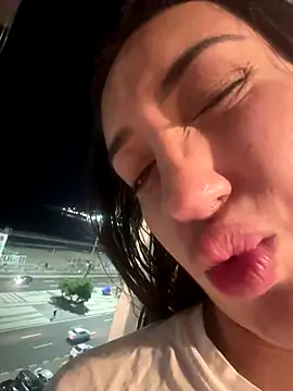 Snapshot of Hannahoff chatting on 10-01-25, 10:16 Hannahoff online show from 10-01-25, 10:16