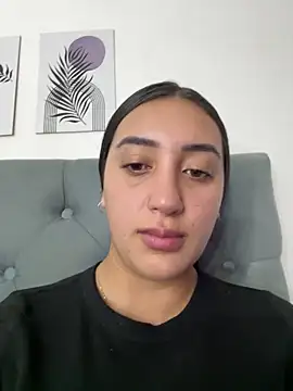 Snapshot of Hannahoff chatting on 10-14-25, 02:12 Hannahoff online show from 10-14-25, 02:12