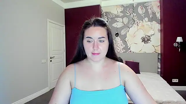 Roxie Bradley online show from 10-28-25, 06:39