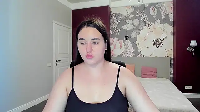 Roxie Bradley online show from 10-30-25, 06:37