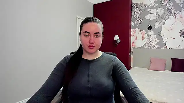 Roxie Bradley online show from 03-12-26, 06:41