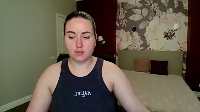 Roxie Bradley online show from 04-21-26, 05:47