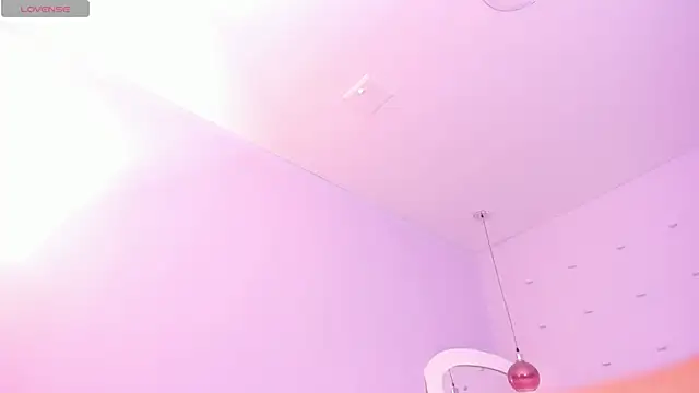 Snapshot of haileystone chatting on 02-13-25, 12:00 haileystone online show from 02-13-25, 12:00