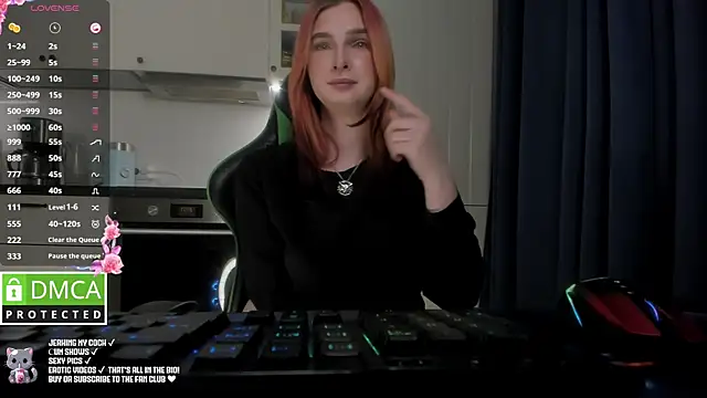 Snapshot of Lee_Loo chatting on 12-13-24, 03:43 Lee Loo online show from 12-13-24, 03:43