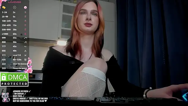 Snapshot of Lee_Loo chatting on 01-06-25, 04:02 Lee Loo online show from 01-06-25, 04:02