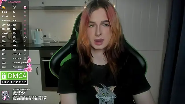 Snapshot of Lee_Loo chatting on 01-12-25, 03:46 Lee Loo online show from 01-12-25, 03:46