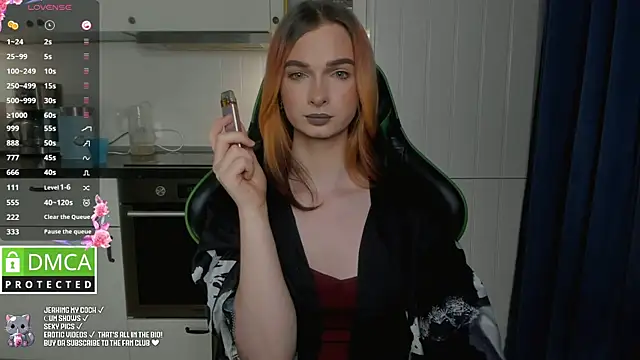 Snapshot of Lee_Loo chatting on 02-03-25, 03:17 Lee Loo online show from 02-03-25, 03:17