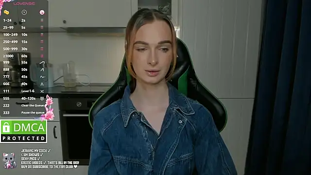 Snapshot of Lee_Loo chatting on 02-04-25, 03:04 Lee Loo online show from 02-04-25, 03:04