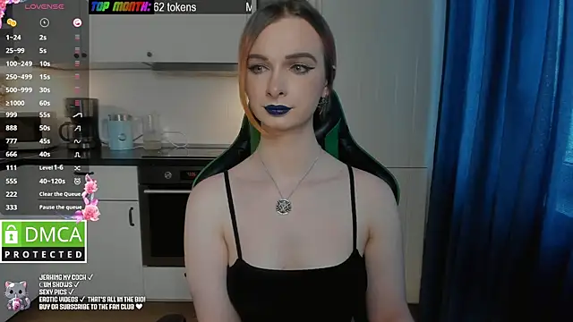 Snapshot of Lee_Loo chatting on 02-15-25, 01:38 Lee Loo online show from 02-15-25, 01:38