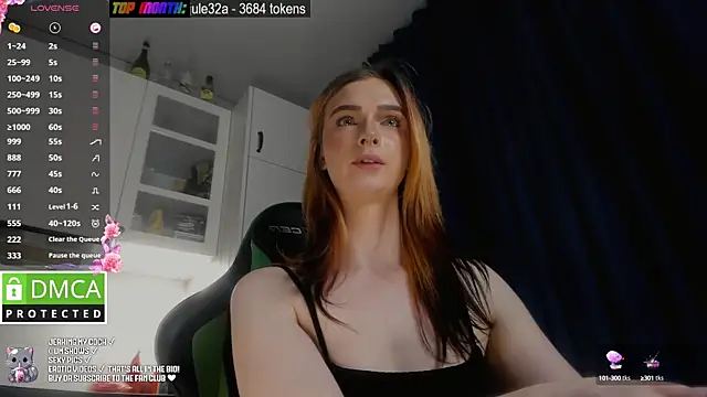 Snapshot of Lee_Loo chatting on 02-21-25, 06:15 Lee Loo online show from 02-21-25, 06:15