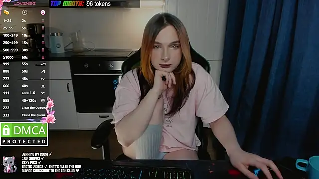 Snapshot of Lee_Loo chatting on 02-27-25, 04:21 Lee Loo online show from 02-27-25, 04:21