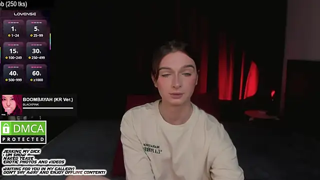 Snapshot of Lee_Loo chatting on 09-14-25, 02:16 Lee Loo online show from 09-14-25, 02:16