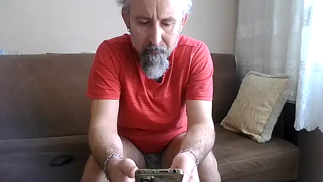 Snapshot of BuckWessle chatting on 05-12-26, 10:34 BuckWessle online show from 05-12-26, 10:34