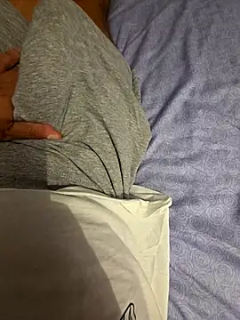 mailon02 online show from 10-23-25, 05:01