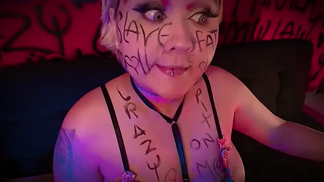 Snapshot of Laura_takint chatting on 02-24-25, 10:14 Laura takint online show from 02-24-25, 10:14