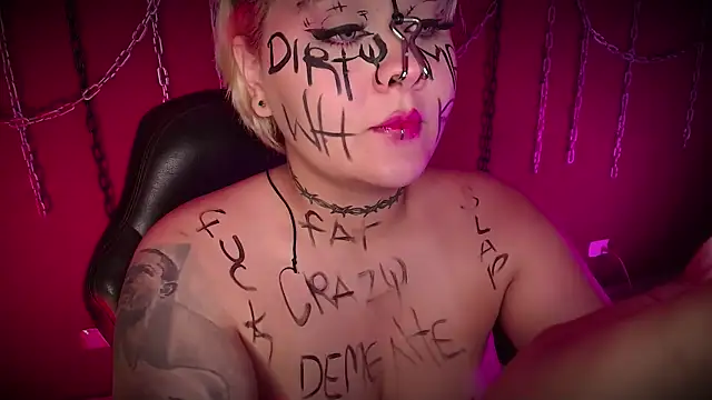 Snapshot of Laura_takint chatting on 03-01-25, 07:15 Laura takint online show from 03-01-25, 07:15