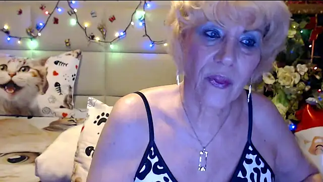 HappyWomanOn online show from 12-18-25, 06:14