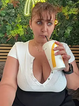 AnneKane online show from 06-03-26, 02:33