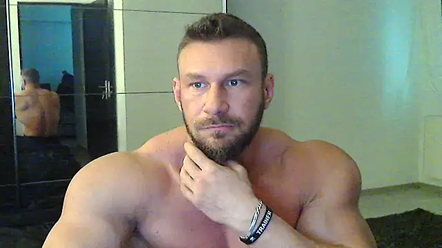 Snapshot of muscularkevin chatting on 02-18-25, 02:06 muscularkevin online show from 02-18-25, 02:06