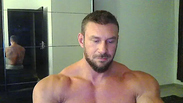 Snapshot of muscularkevin chatting on 09-14-25, 06:18 muscularkevin online show from 09-14-25, 06:18
