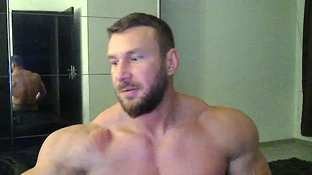 Snapshot of muscularkevin chatting on 10-19-25, 03:18 muscularkevin online show from 10-19-25, 03:18