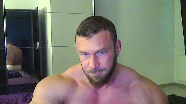 Snapshot of muscularkevin chatting on 05-11-26, 03:34 muscularkevin online show from 05-11-26, 03:34