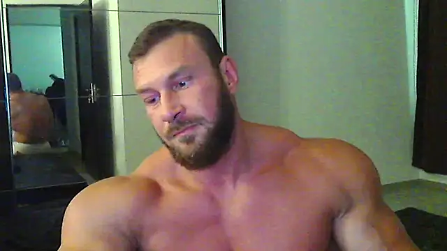 Snapshot of muscularkevin chatting on 06-06-26, 01:05 muscularkevin online show from 06-06-26, 01:05