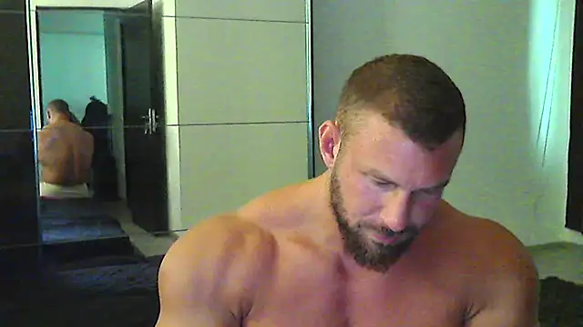 Snapshot of muscularkevin chatting on 07-09-26, 01:15 muscularkevin online show from 07-09-26, 01:15