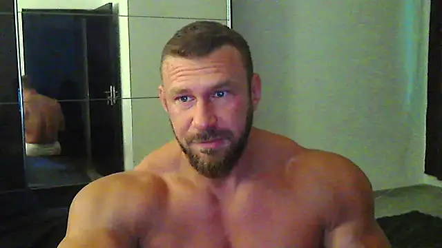 Snapshot of muscularkevin chatting on 07-10-26, 03:33 muscularkevin online show from 07-10-26, 03:33