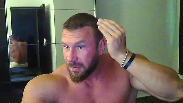 Snapshot of muscularkevin chatting on 07-12-26, 03:30 muscularkevin online show from 07-12-26, 03:30