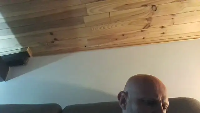 Snapshot of davigochi77bcn chatting on 03-17-25, 07:37 davigochi77bcn online show from 03-17-25, 07:37