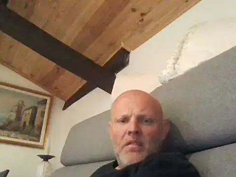 Snapshot of davigochi77bcn chatting on 03-19-25, 07:27 davigochi77bcn online show from 03-19-25, 07:27