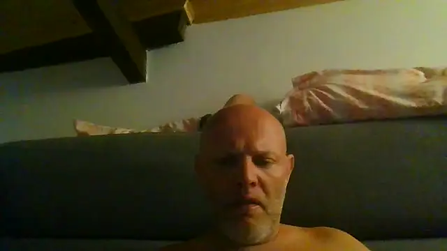 Snapshot of davigochi77bcn chatting on 10-04-25, 08:40 davigochi77bcn online show from 10-04-25, 08:40