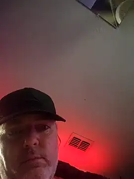 Hotredheadandtoungelasher online show from 03-08-26, 06:28