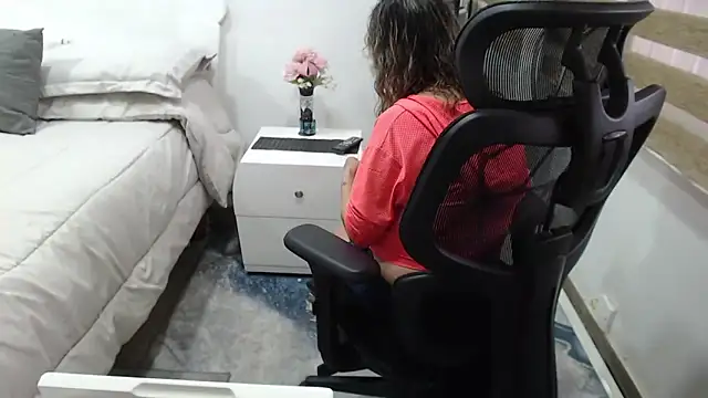 jesy hot online show from 04-16-26, 08:20